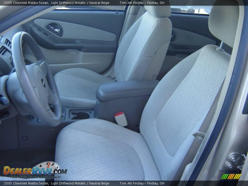 2005 Chevrolet Malibu Sedan Light Driftwood Metallic / Neutral Beige Photo #9
