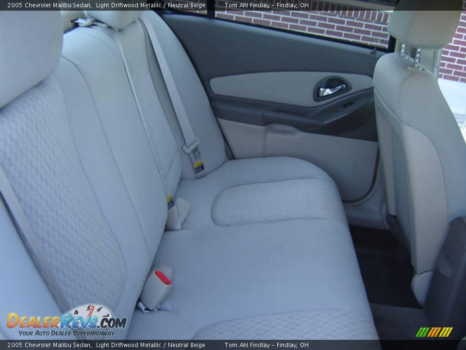 2005 Chevrolet Malibu Sedan Light Driftwood Metallic / Neutral Beige Photo #12