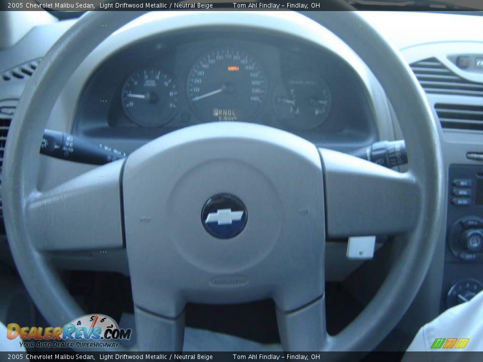 2005 Chevrolet Malibu Sedan Light Driftwood Metallic / Neutral Beige Photo #15