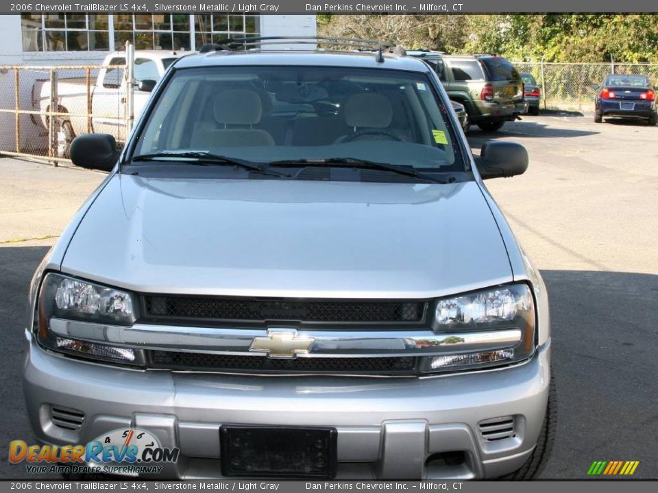 2006 Chevrolet TrailBlazer LS 4x4 Silverstone Metallic / Light Gray Photo #2