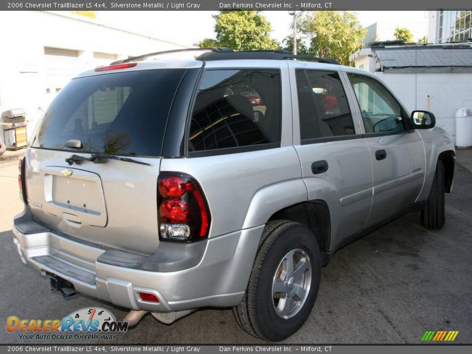 2006 Chevrolet TrailBlazer LS 4x4 Silverstone Metallic / Light Gray Photo #5