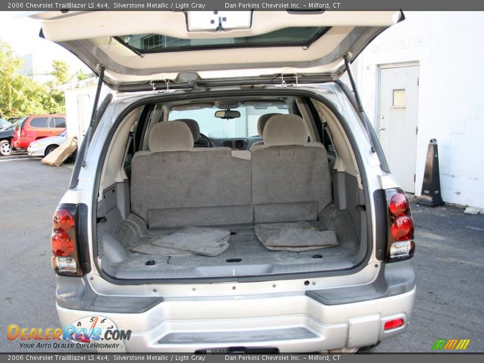 2006 Chevrolet TrailBlazer LS 4x4 Silverstone Metallic / Light Gray Photo #6