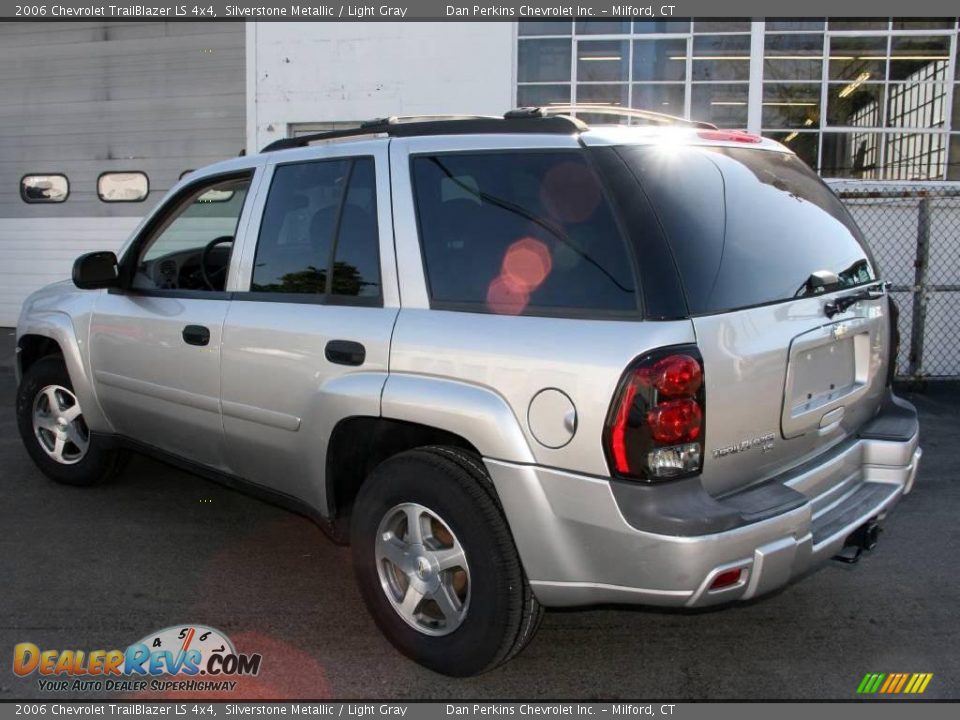 2006 Chevrolet TrailBlazer LS 4x4 Silverstone Metallic / Light Gray Photo #8