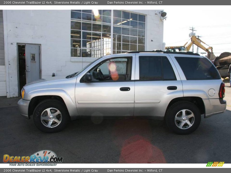 2006 Chevrolet TrailBlazer LS 4x4 Silverstone Metallic / Light Gray Photo #9