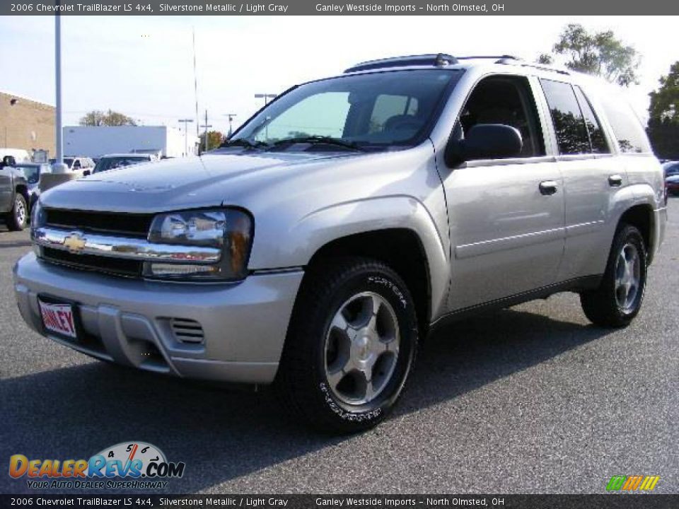 2006 Chevrolet TrailBlazer LS 4x4 Silverstone Metallic / Light Gray Photo #1