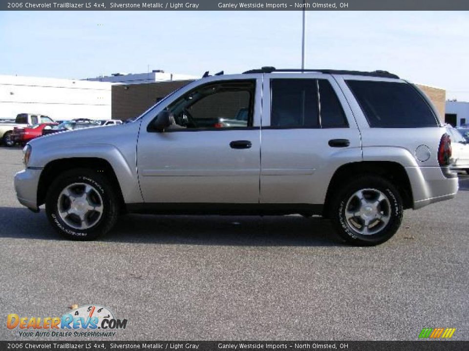 2006 Chevrolet TrailBlazer LS 4x4 Silverstone Metallic / Light Gray Photo #2
