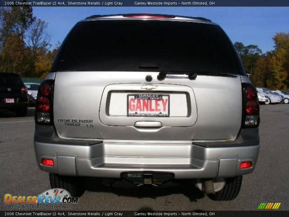 2006 Chevrolet TrailBlazer LS 4x4 Silverstone Metallic / Light Gray Photo #4