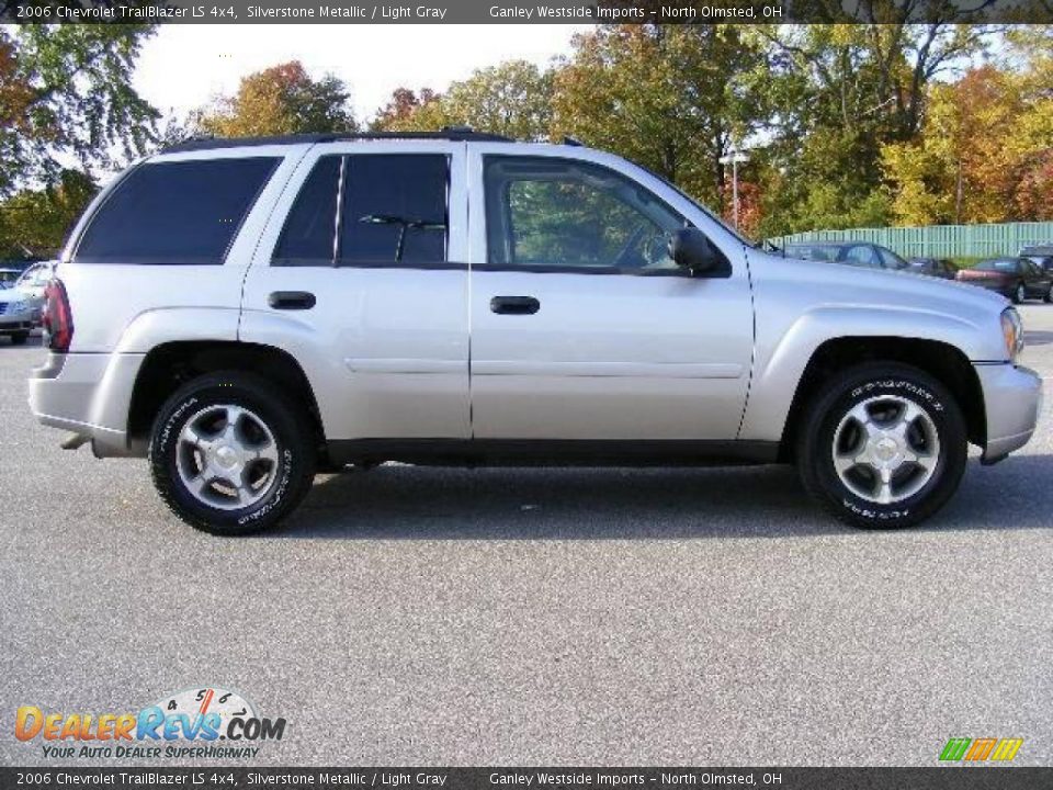 2006 Chevrolet TrailBlazer LS 4x4 Silverstone Metallic / Light Gray Photo #6