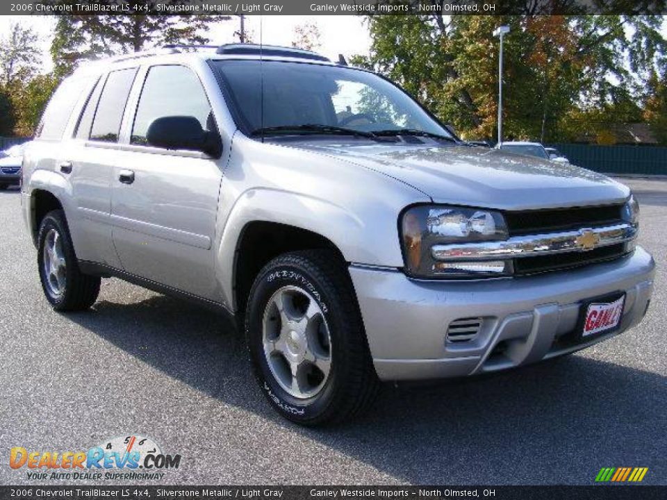 2006 Chevrolet TrailBlazer LS 4x4 Silverstone Metallic / Light Gray Photo #7