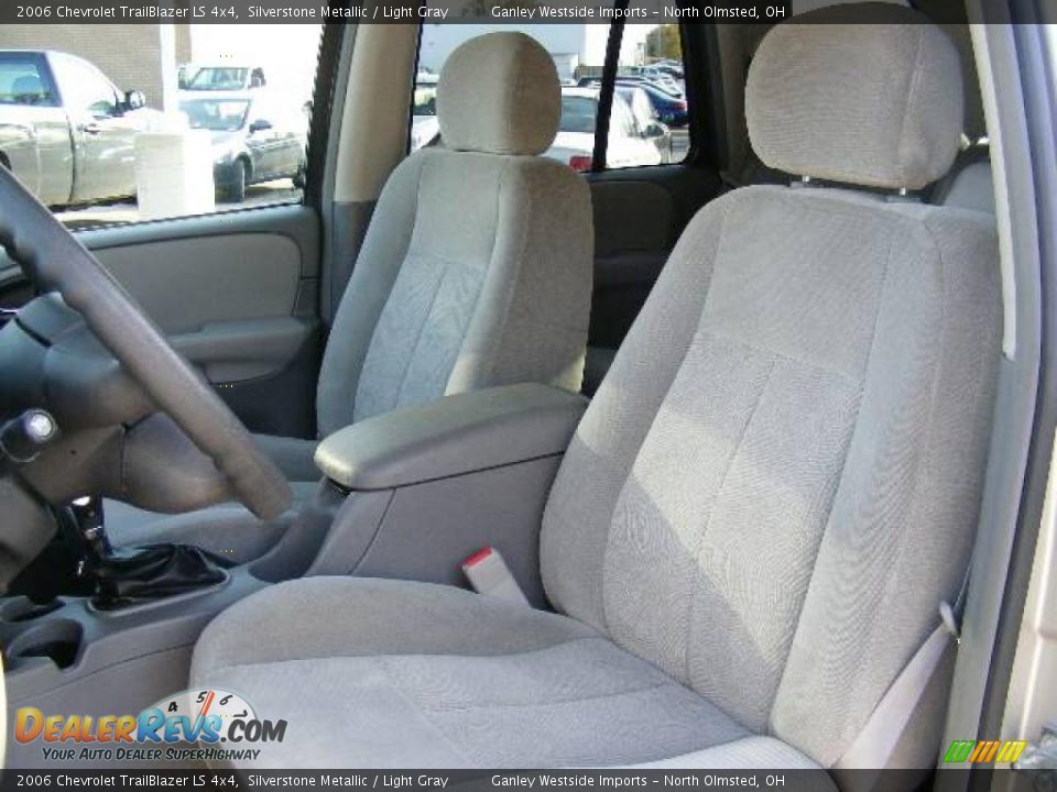2006 Chevrolet TrailBlazer LS 4x4 Silverstone Metallic / Light Gray Photo #9
