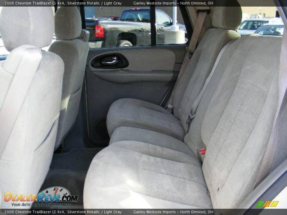 2006 Chevrolet TrailBlazer LS 4x4 Silverstone Metallic / Light Gray Photo #11