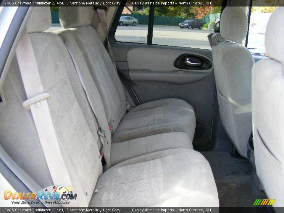 2006 Chevrolet TrailBlazer LS 4x4 Silverstone Metallic / Light Gray Photo #12