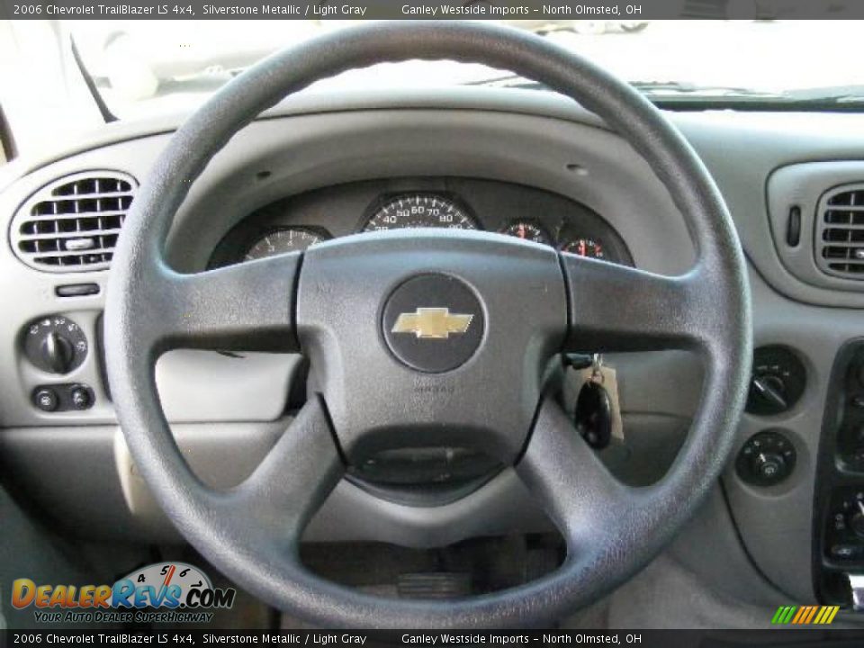 2006 Chevrolet TrailBlazer LS 4x4 Silverstone Metallic / Light Gray Photo #15