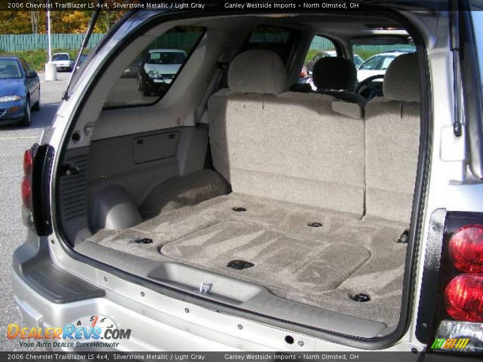 2006 Chevrolet TrailBlazer LS 4x4 Silverstone Metallic / Light Gray Photo #22