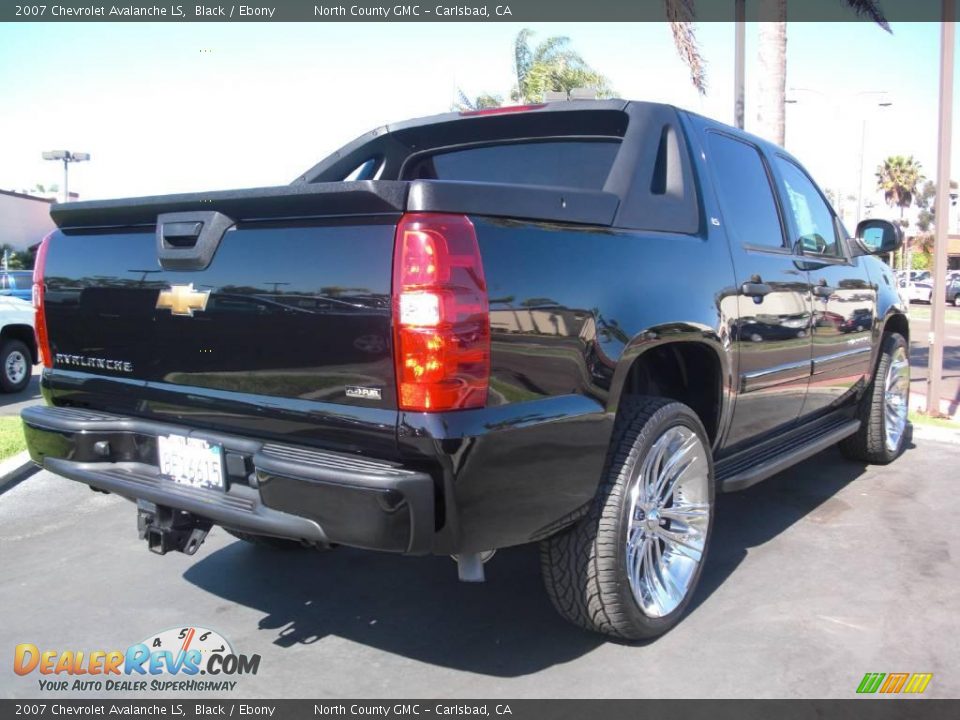 2007 Chevrolet Avalanche LS Black / Ebony Photo #7