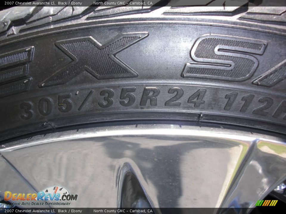 2007 Chevrolet Avalanche LS Black / Ebony Photo #13