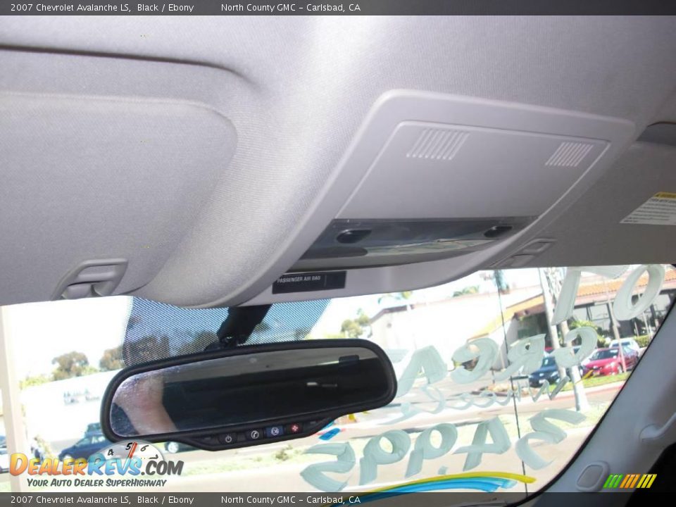 2007 Chevrolet Avalanche LS Black / Ebony Photo #18