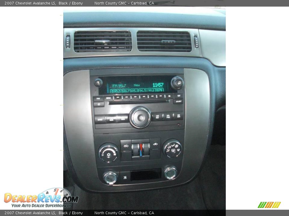 2007 Chevrolet Avalanche LS Black / Ebony Photo #24