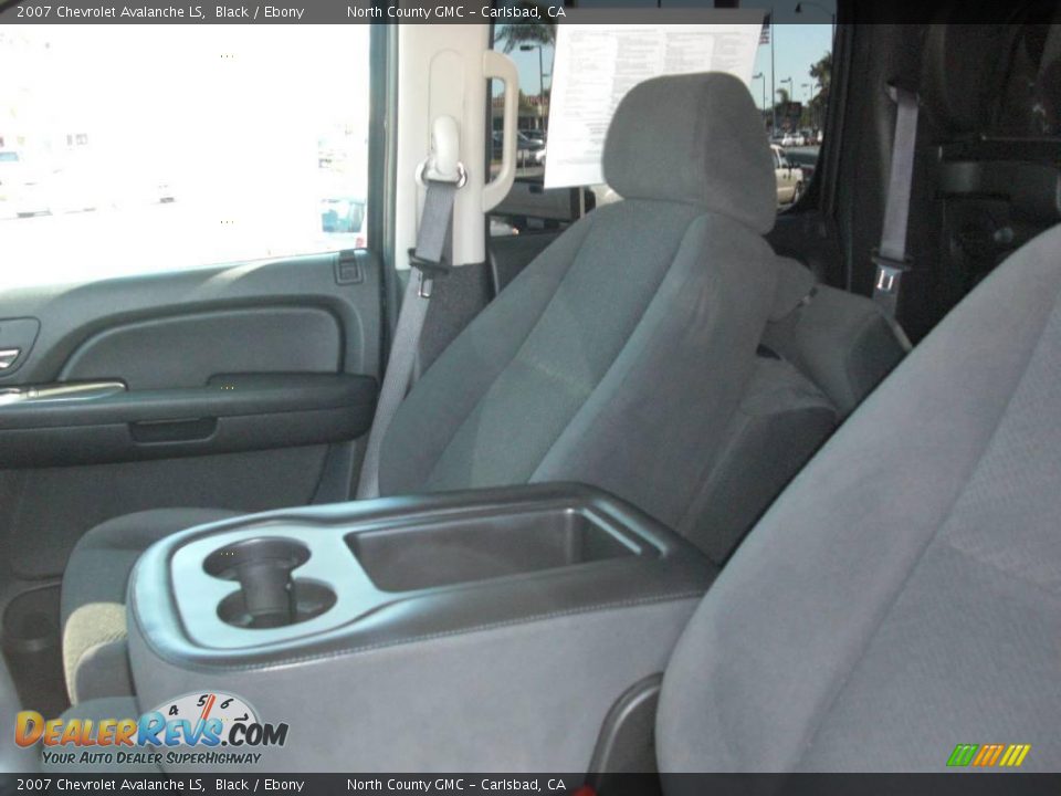 2007 Chevrolet Avalanche LS Black / Ebony Photo #28
