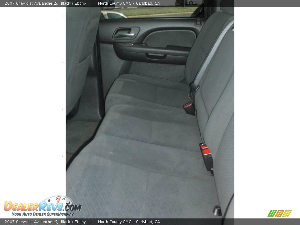 2007 Chevrolet Avalanche LS Black / Ebony Photo #31