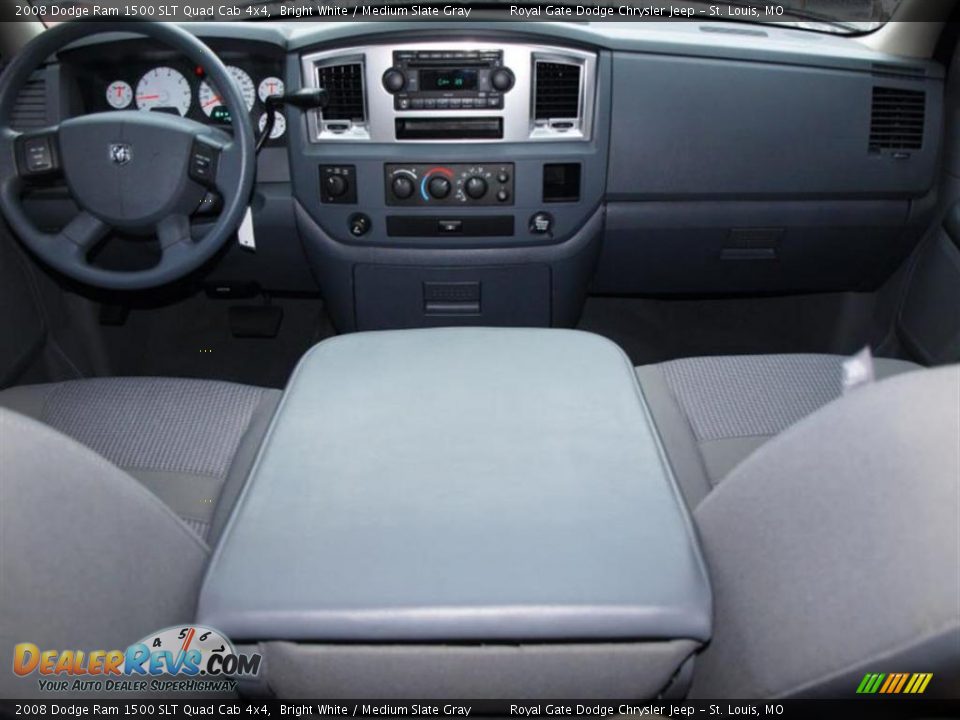 2008 Dodge Ram 1500 SLT Quad Cab 4x4 Bright White / Medium Slate Gray Photo #10