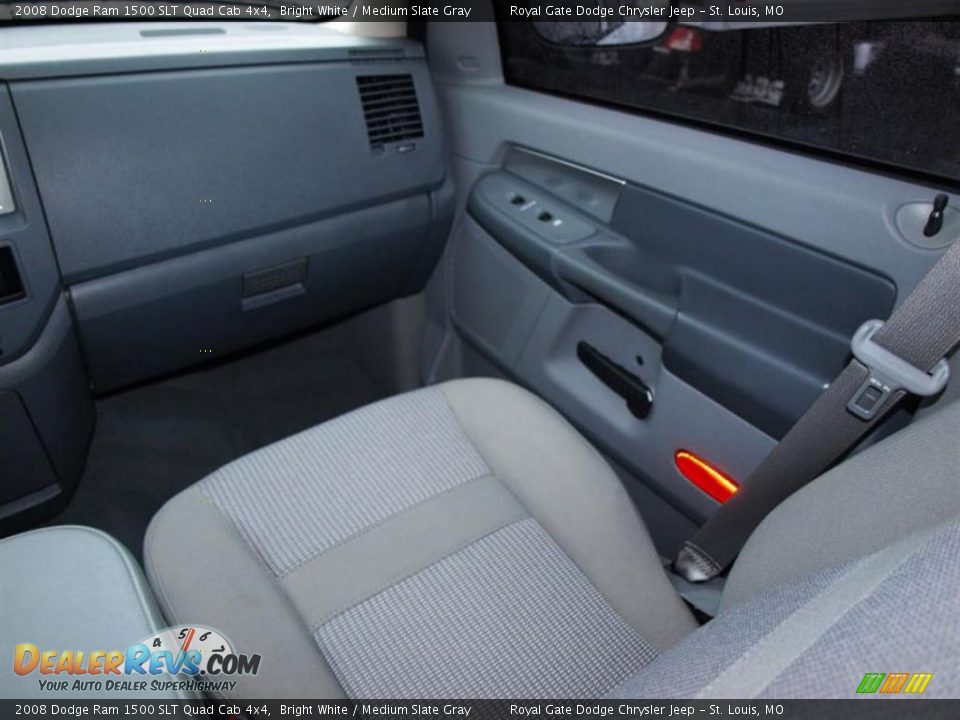 2008 Dodge Ram 1500 SLT Quad Cab 4x4 Bright White / Medium Slate Gray Photo #13