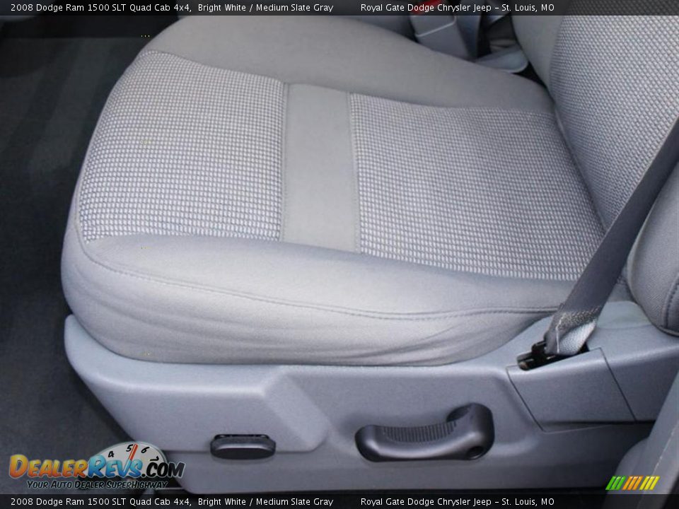 2008 Dodge Ram 1500 SLT Quad Cab 4x4 Bright White / Medium Slate Gray Photo #16