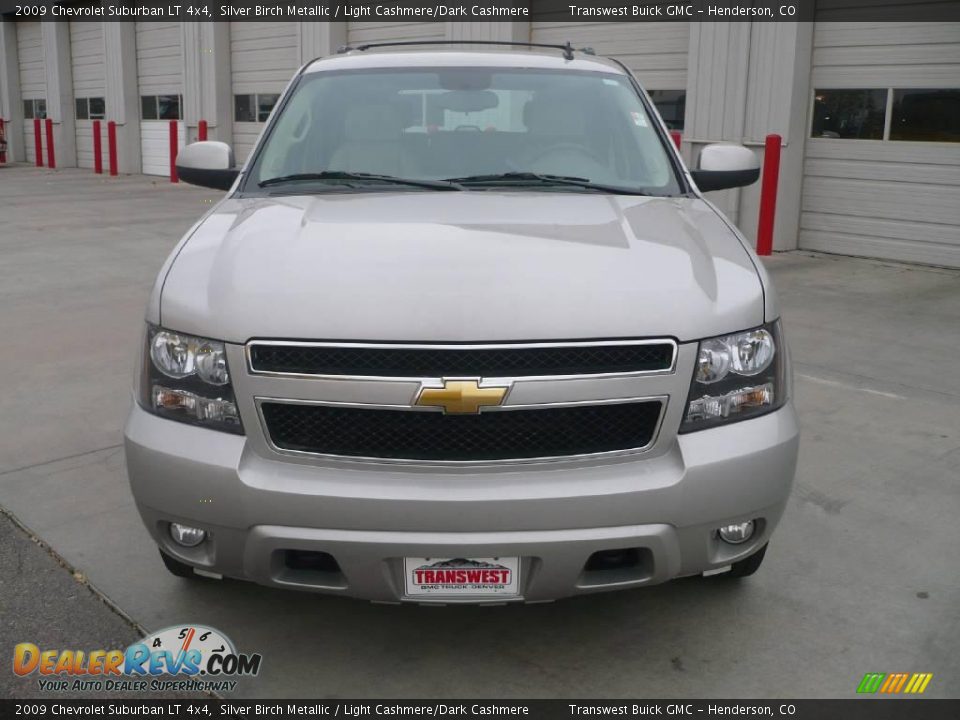 2009 Chevrolet Suburban LT 4x4 Silver Birch Metallic / Light Cashmere/Dark Cashmere Photo #2