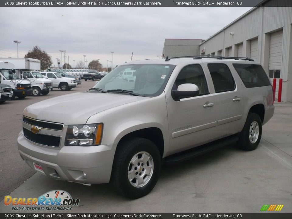 2009 Chevrolet Suburban LT 4x4 Silver Birch Metallic / Light Cashmere/Dark Cashmere Photo #3