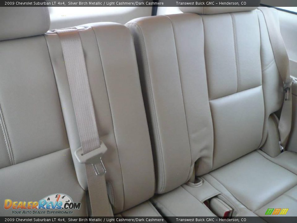 2009 Chevrolet Suburban LT 4x4 Silver Birch Metallic / Light Cashmere/Dark Cashmere Photo #18