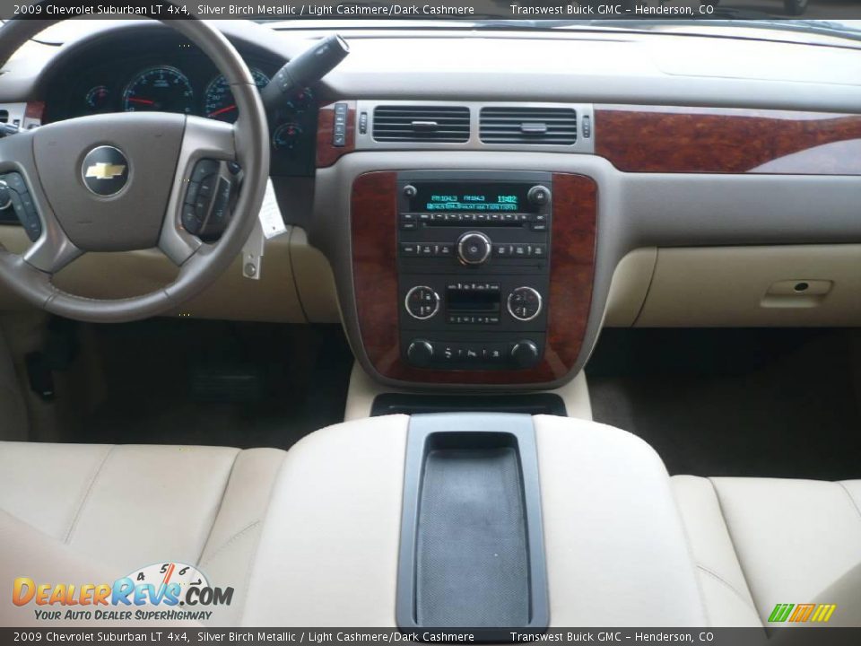 2009 Chevrolet Suburban LT 4x4 Silver Birch Metallic / Light Cashmere/Dark Cashmere Photo #19