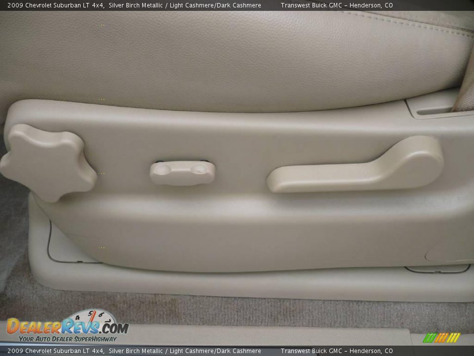 2009 Chevrolet Suburban LT 4x4 Silver Birch Metallic / Light Cashmere/Dark Cashmere Photo #22