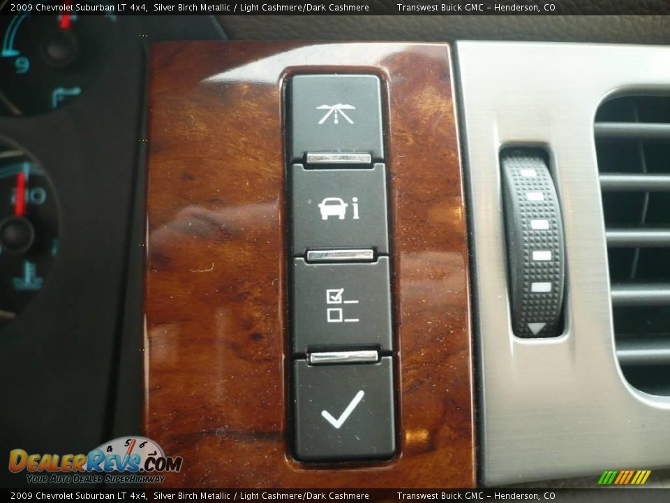 2009 Chevrolet Suburban LT 4x4 Silver Birch Metallic / Light Cashmere/Dark Cashmere Photo #27