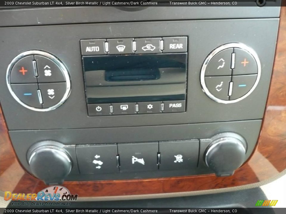 2009 Chevrolet Suburban LT 4x4 Silver Birch Metallic / Light Cashmere/Dark Cashmere Photo #29