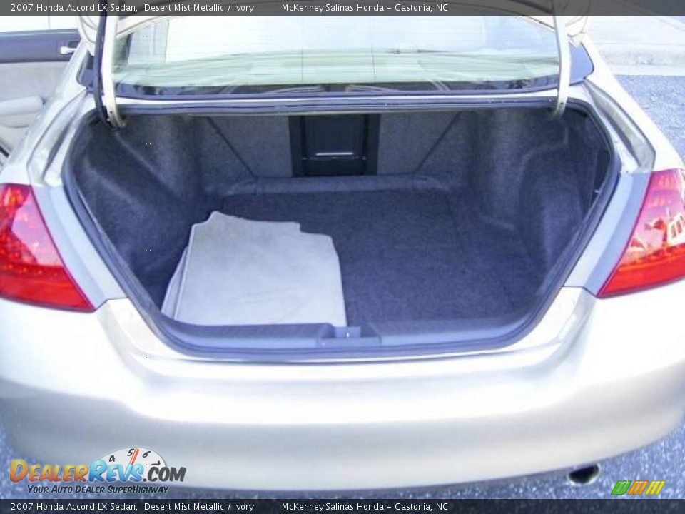 2007 Honda Accord LX Sedan Desert Mist Metallic / Ivory Photo #12