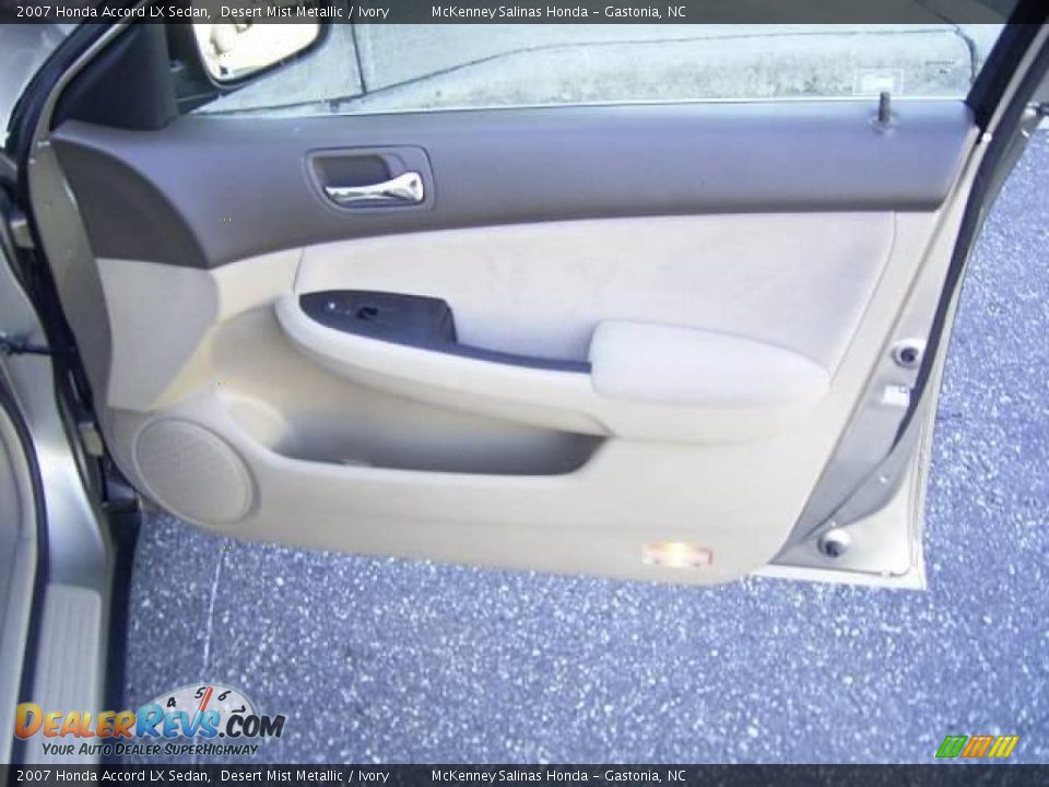 2007 Honda Accord LX Sedan Desert Mist Metallic / Ivory Photo #16