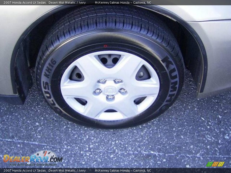 2007 Honda Accord LX Sedan Desert Mist Metallic / Ivory Photo #17