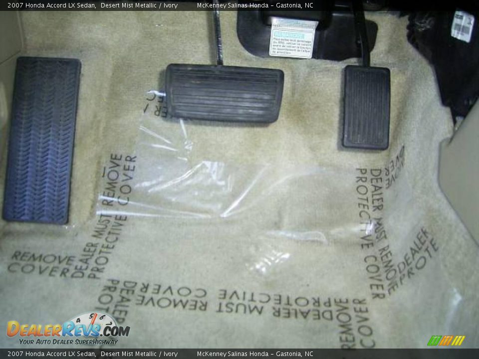 2007 Honda Accord LX Sedan Desert Mist Metallic / Ivory Photo #26