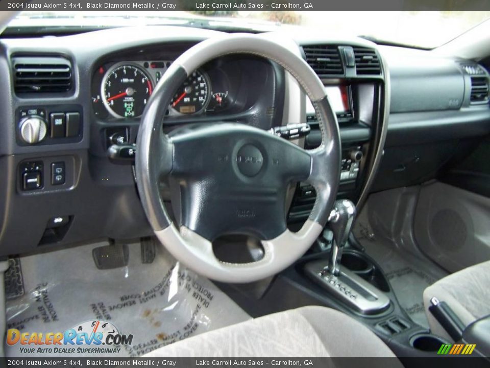 2004 Isuzu Axiom S 4x4 Black Diamond Metallic / Gray Photo #13