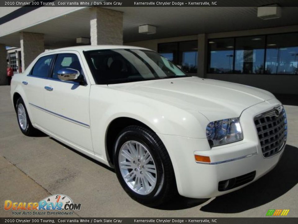 2010 Chrysler 300 Touring Cool Vanilla White / Dark Slate Gray Photo #1