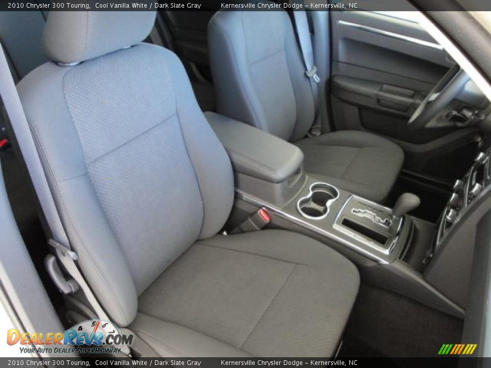 2010 Chrysler 300 Touring Cool Vanilla White / Dark Slate Gray Photo #12
