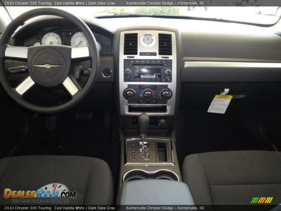 2010 Chrysler 300 Touring Cool Vanilla White / Dark Slate Gray Photo #14