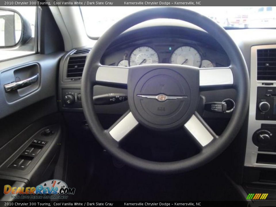 2010 Chrysler 300 Touring Cool Vanilla White / Dark Slate Gray Photo #16
