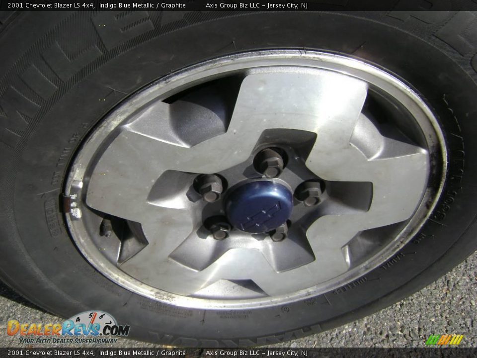 2001 Chevrolet Blazer LS 4x4 Indigo Blue Metallic / Graphite Photo #11