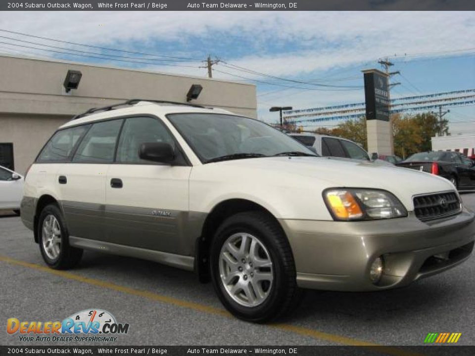 2004 Subaru Outback Wagon White Frost Pearl / Beige Photo #2