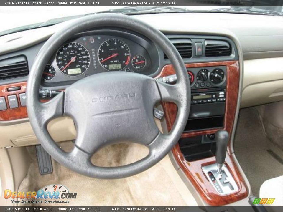 2004 Subaru Outback Wagon White Frost Pearl / Beige Photo #10