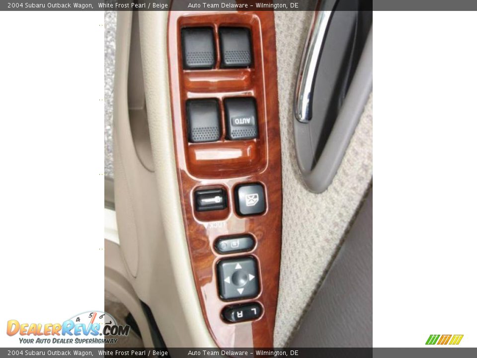2004 Subaru Outback Wagon White Frost Pearl / Beige Photo #13