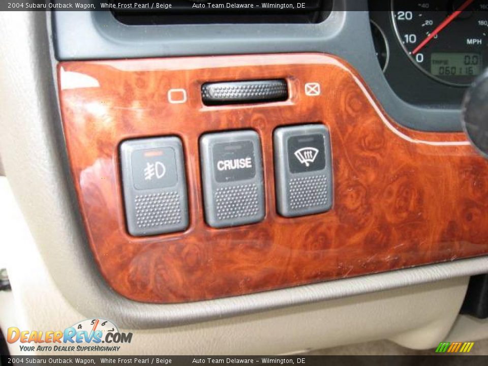 2004 Subaru Outback Wagon White Frost Pearl / Beige Photo #14