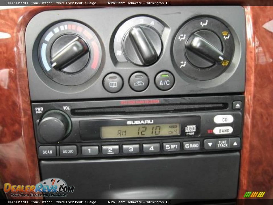 2004 Subaru Outback Wagon White Frost Pearl / Beige Photo #18