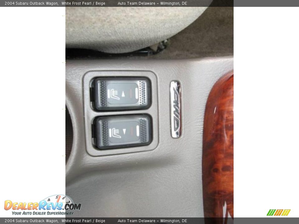 2004 Subaru Outback Wagon White Frost Pearl / Beige Photo #20